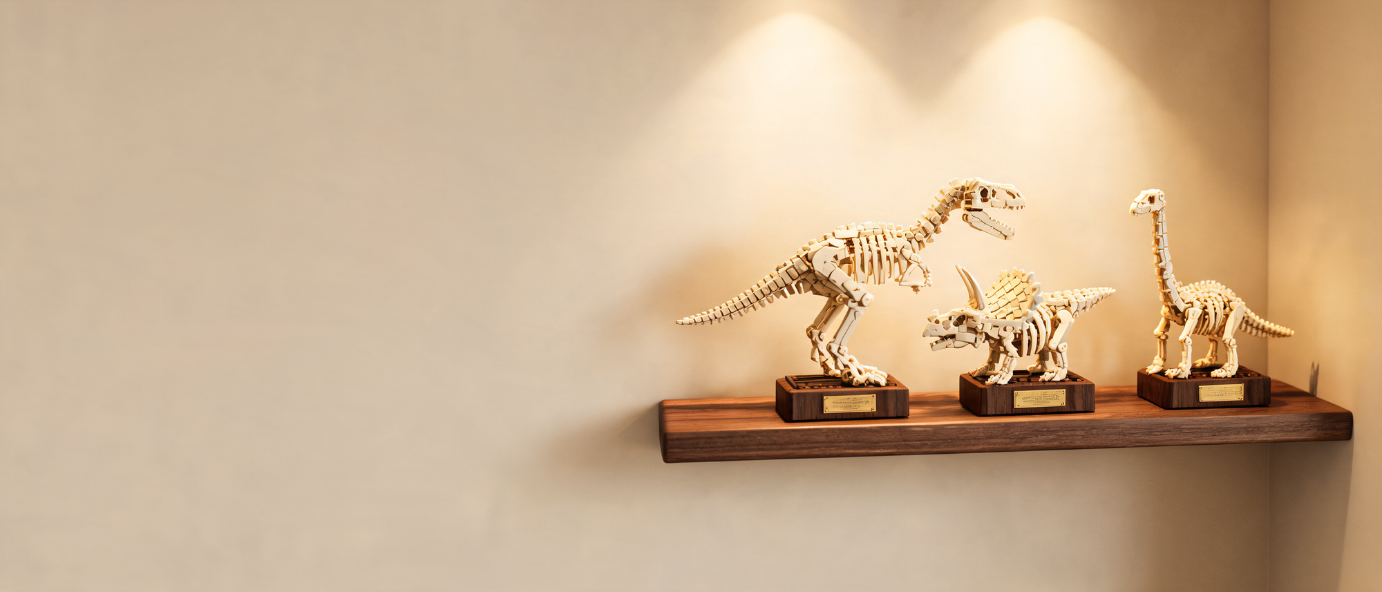 Fossilskelett-Modelle aus Bausteinen auf einem Regal